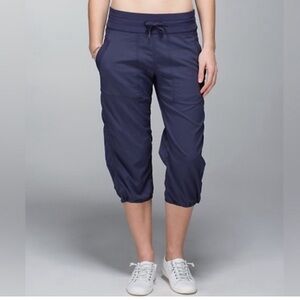 🏃‍♀️💙 LULULEMON DANCE STUDIO CROP CAPRI PANTS💙🏃‍♀️